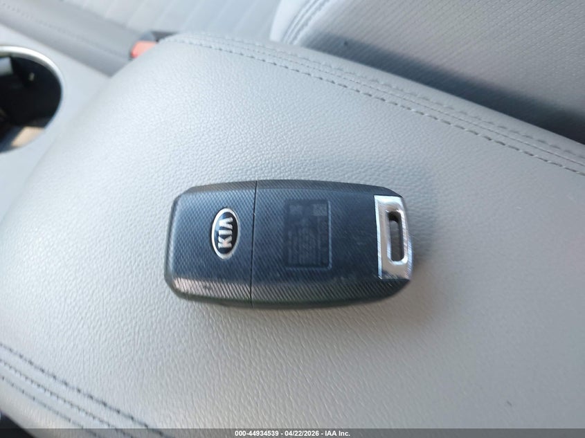 VIN KNDPM3AC1H7247382 2017 KIA SPORTAGE LX