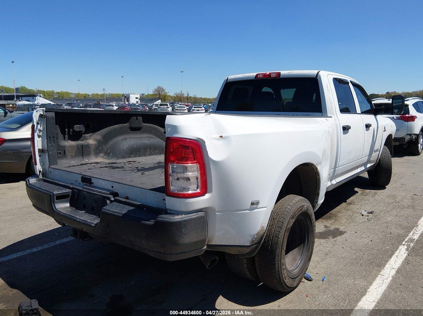 2022 Ram 3500 Ram Tradesman 4X4 8' Box white Lot 111044934600 Vin 3C63RRGL7NG104826