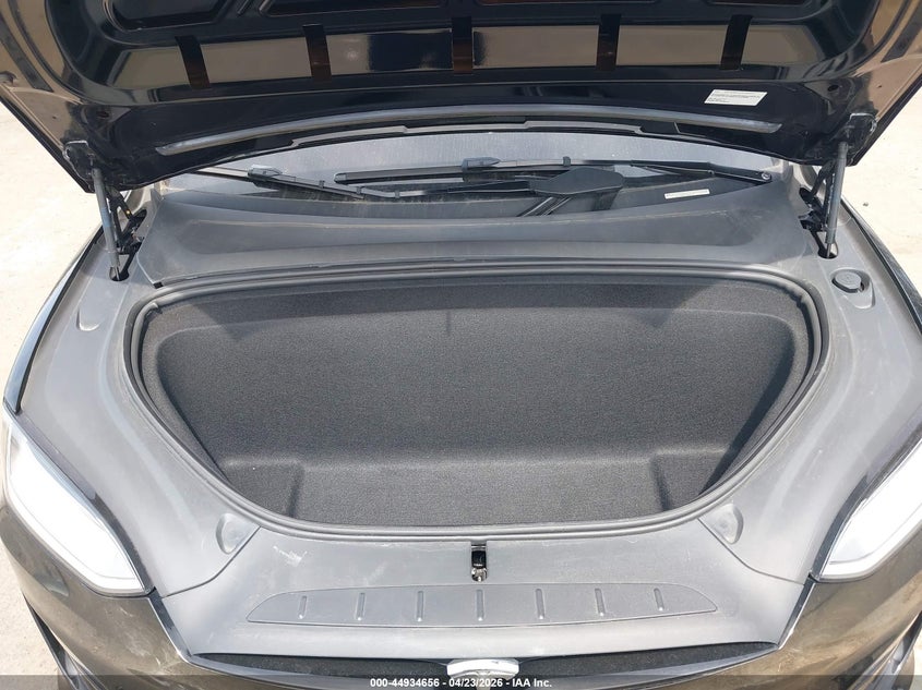 2022 Tesla Model X Plaid Tri Motor All-Wheel Drive VIN: 7SAXCBE60NF334443 Lot: 44934656
