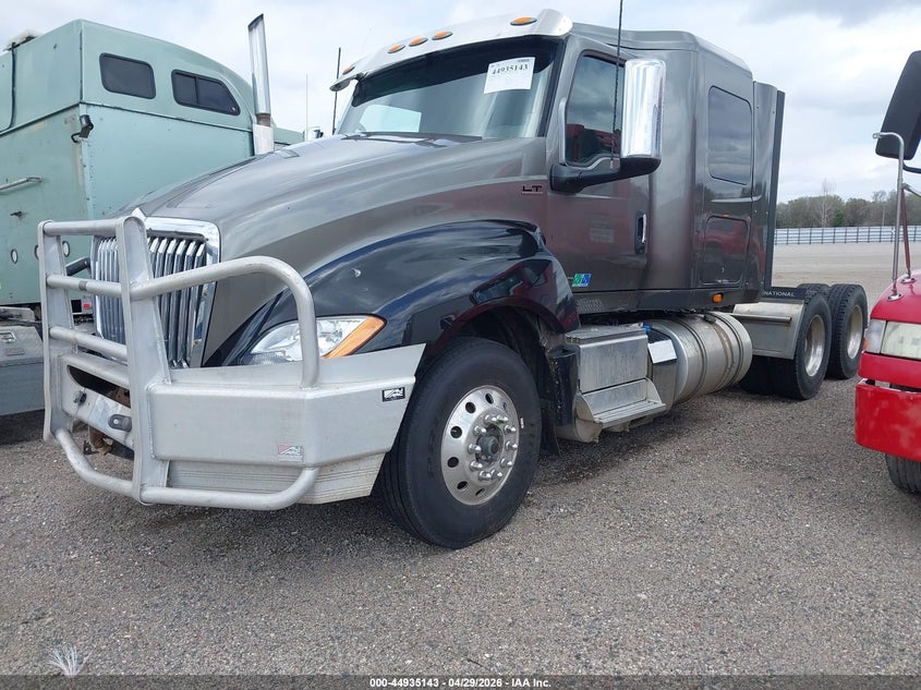2019 INTERNATIONAL LT auction photo 2