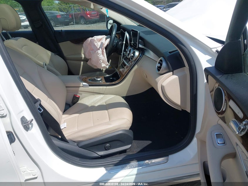 2017 MERCEDES-BENZ C 300 · Фото 5