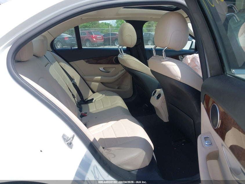 2017 MERCEDES-BENZ C 300 · Фото 8