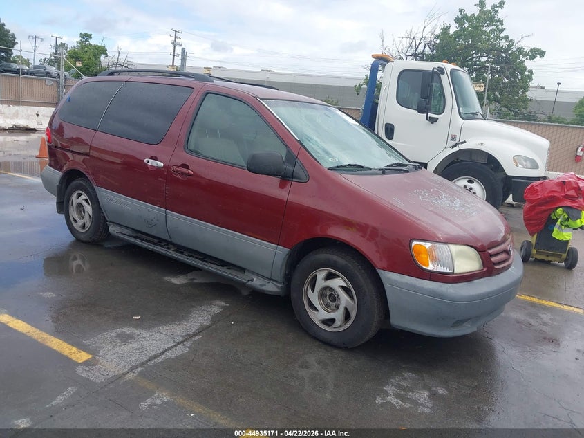 2002 Toyota Sienna Le
