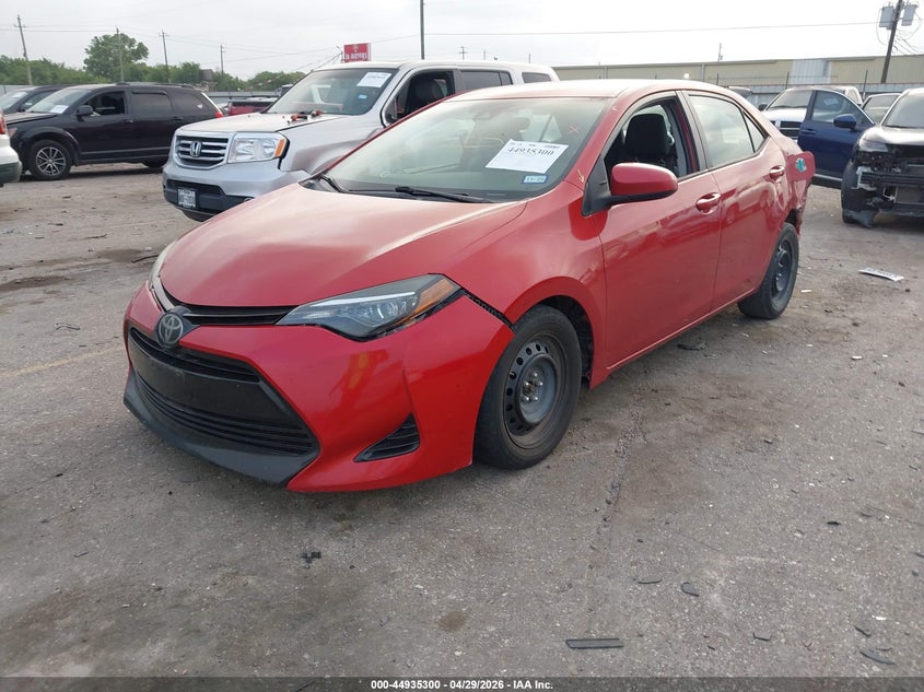 2018 Toyota Corolla Le 5YFBURHE8JP822473 photo 1
