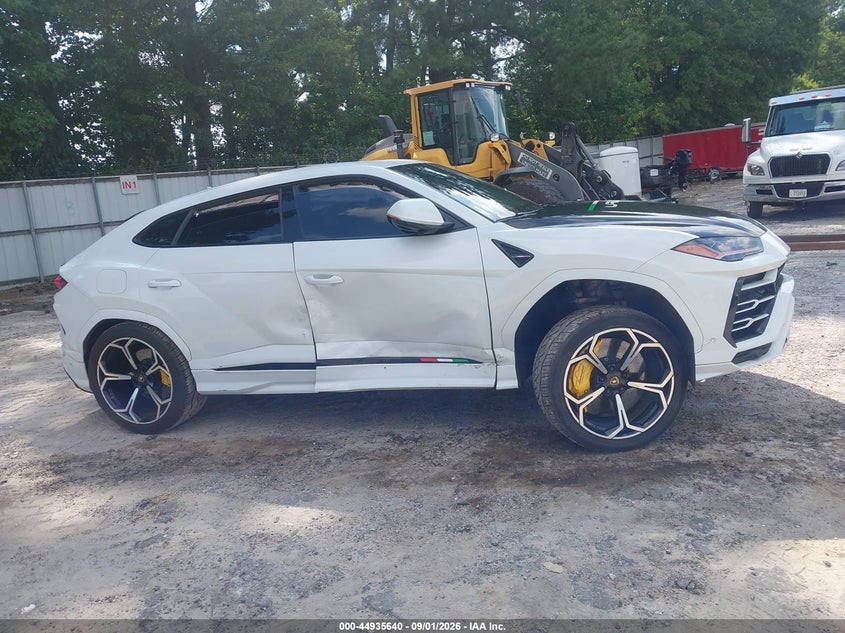 LAMBORGHINI URUS - zdjecie 13