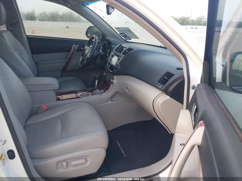2013 Toyota Highlander Limited V6