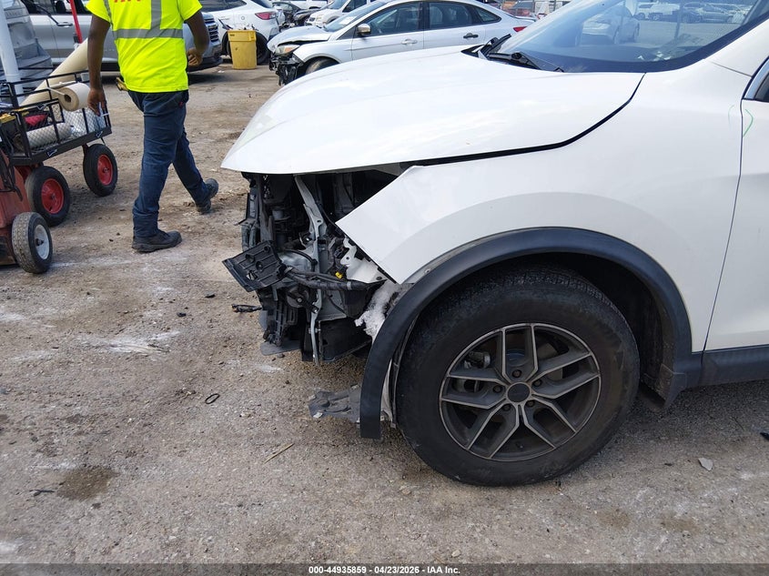 2020 NISSAN ROGUE SPORT auction photo 6