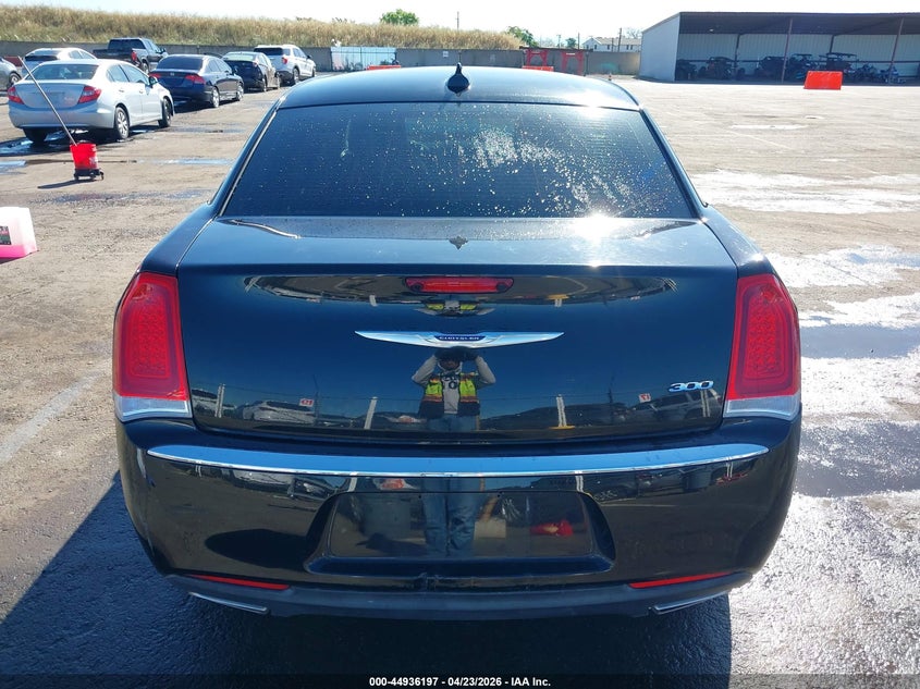 CHRYSLER 300 2019 VIN 2C3CCAEG2KH528237