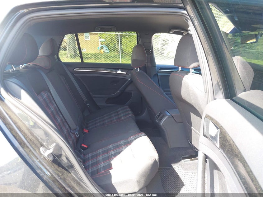 2017 Volkswagen Golf Gti Autobahn 4-Door/S 4-Door/Se 4-Door/Sport 4-Door VIN: 3VW447AU2HM070590 Lot: 44936389