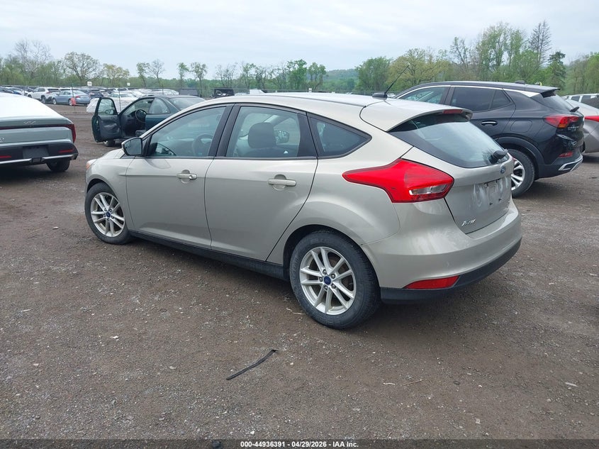 Vin: 1fadp3k22gl285019, lot: 45433780, ford focus se 20163