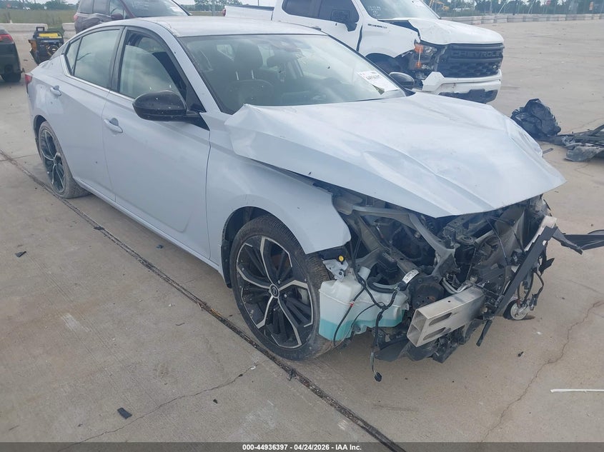 2023 Nissan Altima Sr Fwd