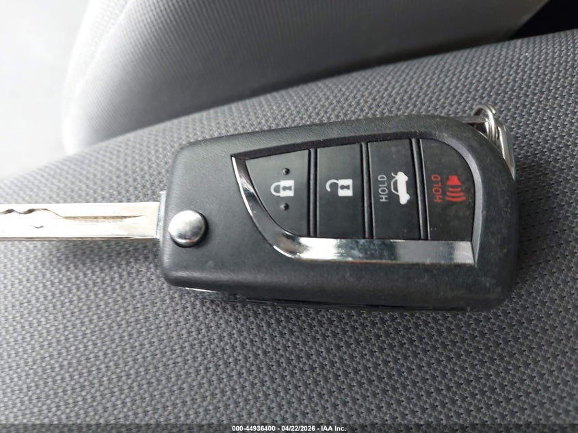 VIN JTDEPMAE1MJ189647 2021 TOYOTA COROLLA LE