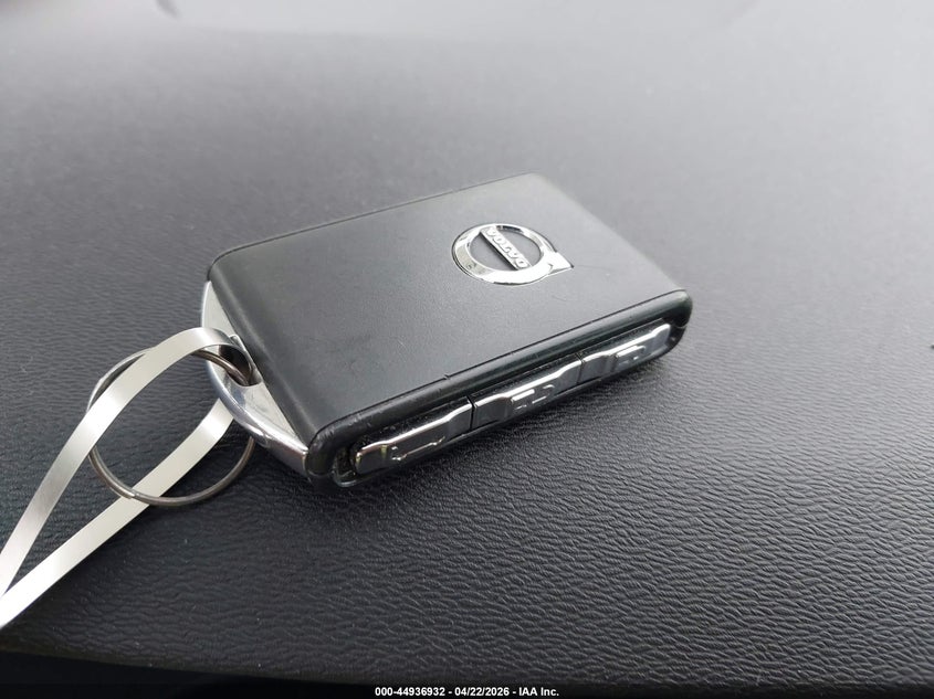 2019 Volvo Xc60 T5 Momentum VIN: LYV102DK8KB178952 Lot: 44936932