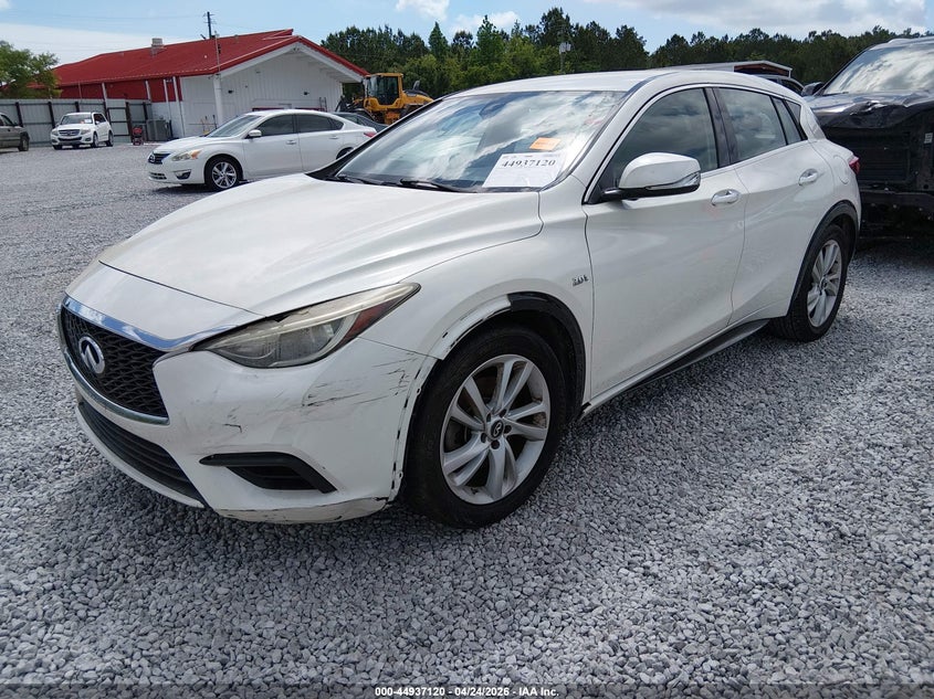 SJKCH5CP9JA041506 2018 Infiniti Qx30 photo 1