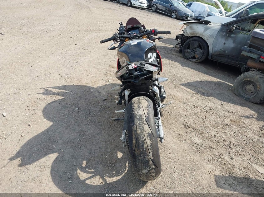 2024 APRILIA TUONO V4 auction photo 6