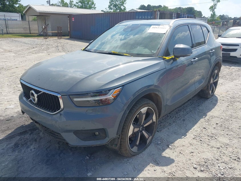 2020 Volvo Xc40 T5 Momentum YV4162UK9L2271946 photo 1