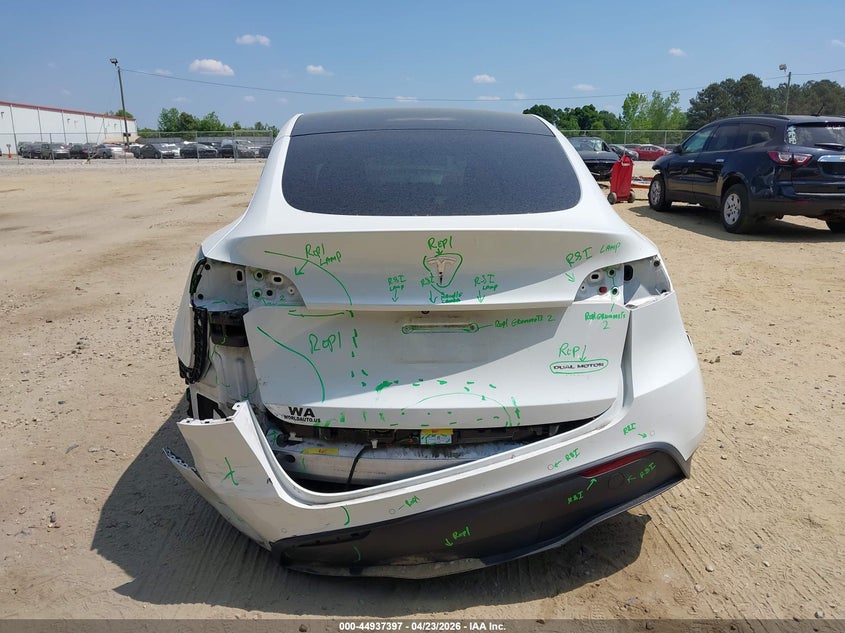 2021 Tesla Model Y Long Range Dual Motor All-Wheel Drive VIN: 5YJYGDEE9MF204846 Lot: 44937397
