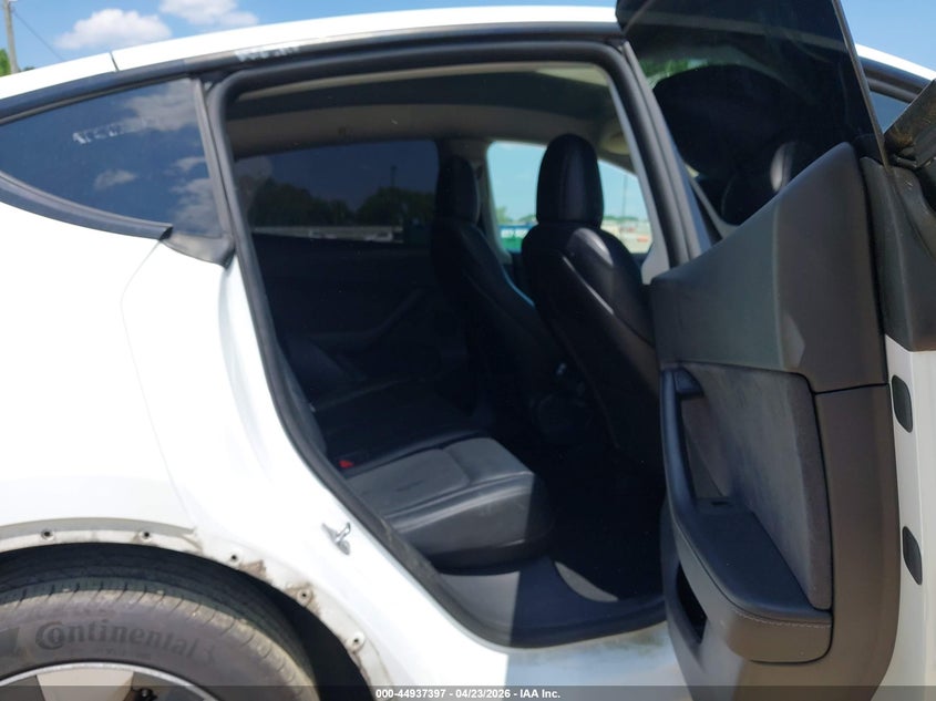 2021 Tesla Model Y Long Range Dual Motor All-Wheel Drive VIN: 5YJYGDEE9MF204846 Lot: 44937397