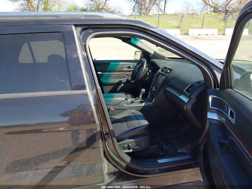 2017 FORD EXPLORER auction photo 5