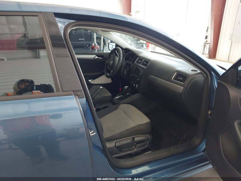 2018 VOLKSWAGEN JETTA auction photo 5