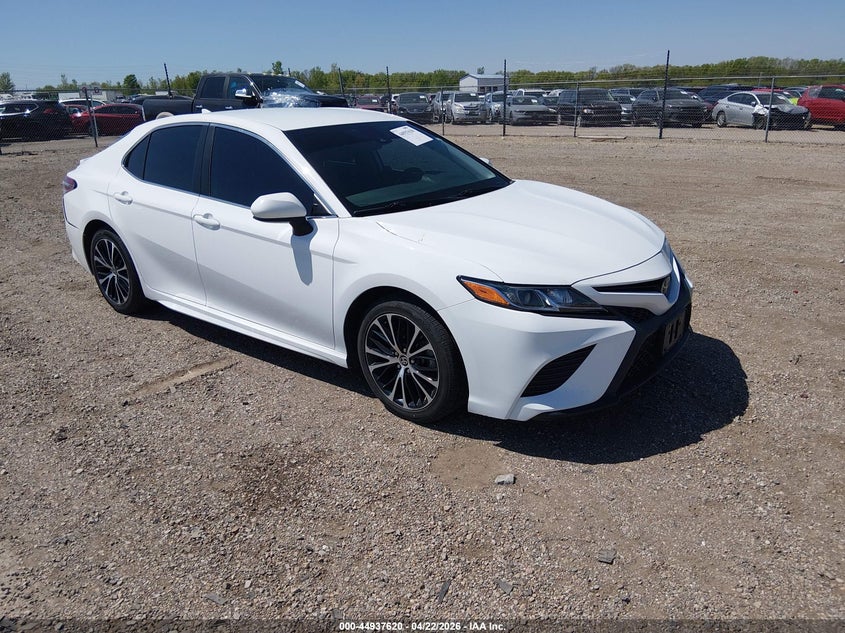 2020 TOYOTA CAMRY SE
