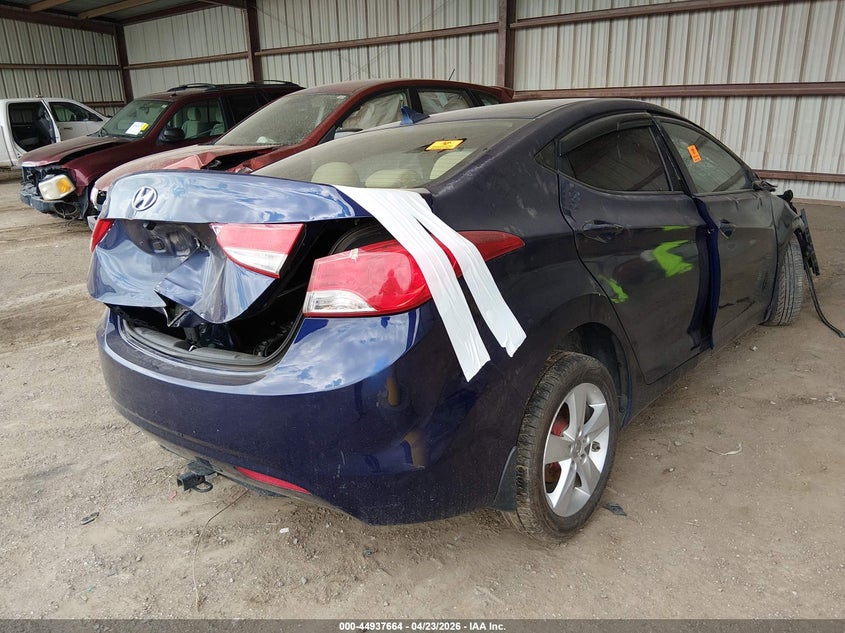 2013 HYUNDAI ELANTRA auction photo 4