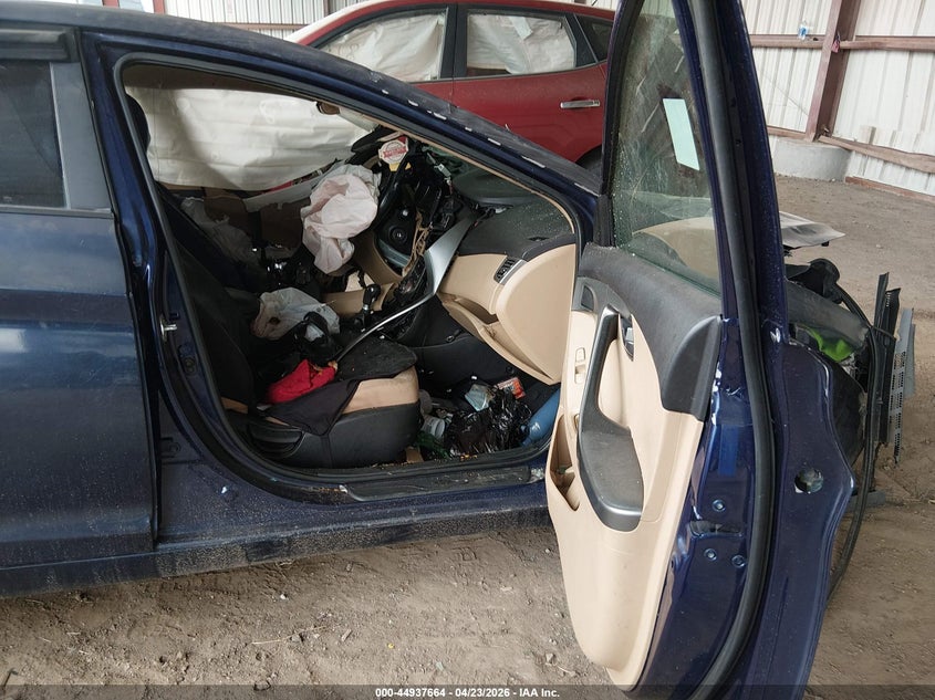 2013 HYUNDAI ELANTRA auction photo 5