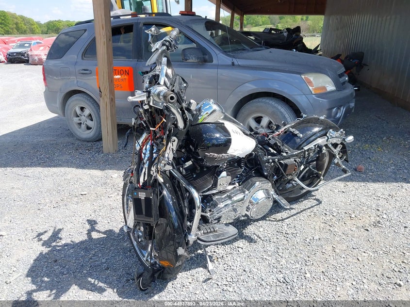 HARLEY-DAVIDSON FLHX 2012