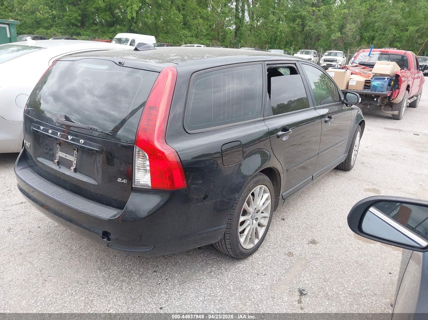 Vin: yv1382mw0a2568636, lot: 45435338, volvo v50 2.4i 20104