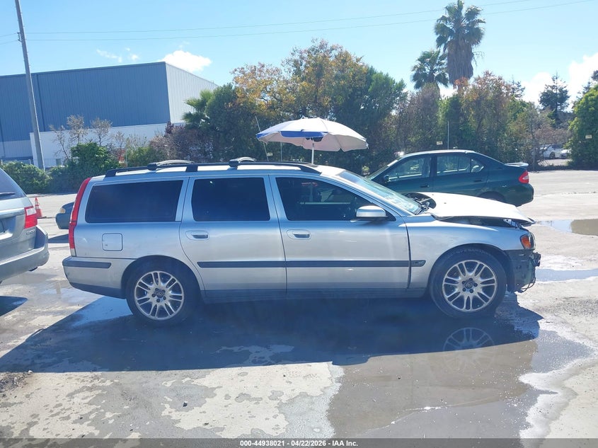 2004 Volvo V70 2.5T VIN: YV1SW59V042425533 Lot: 44938021