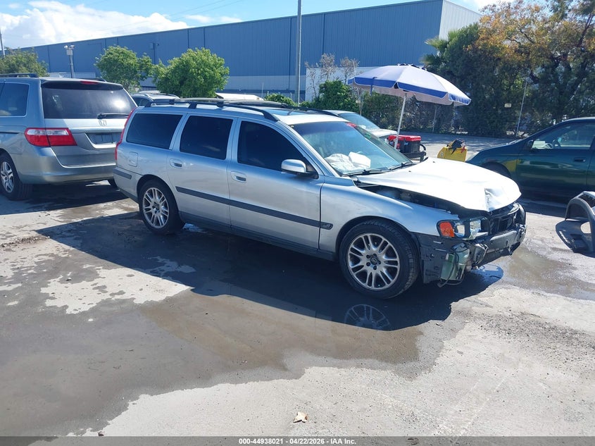 2004 Volvo V70 2.5T VIN: YV1SW59V042425533 Lot: 44938021