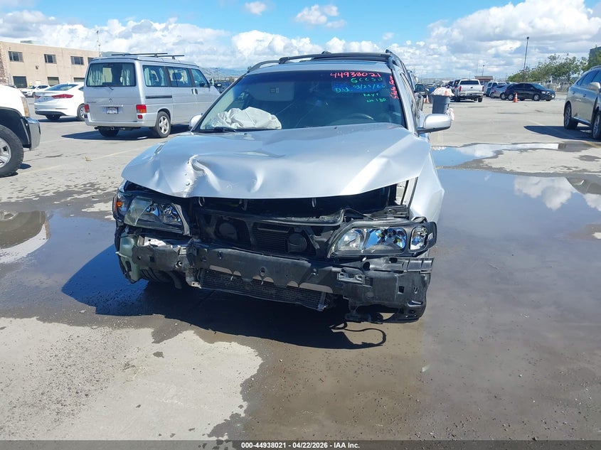 2004 Volvo V70 2.5T VIN: YV1SW59V042425533 Lot: 44938021