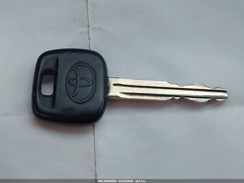 2005 Toyota Camry Le VIN: 4T1BE32K75U947946 Lot: 44938056