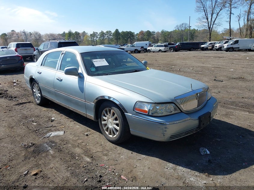 2006 Lincoln Town Car Signature