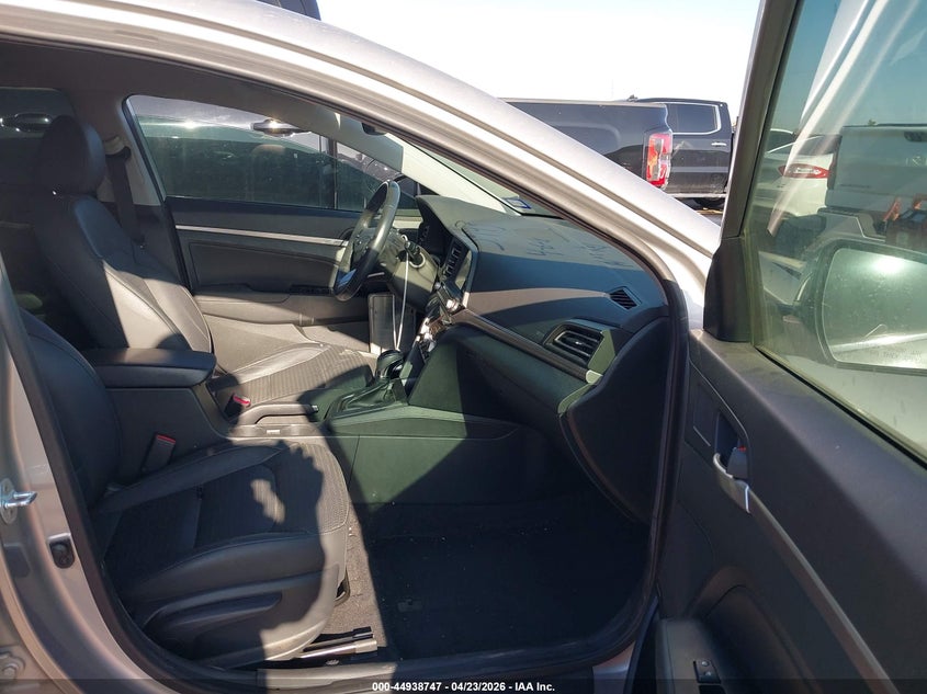 2020 HYUNDAI ELANTRA auction photo 5