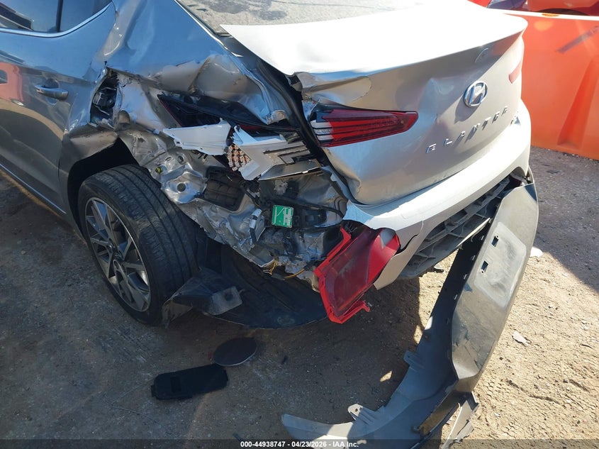2020 HYUNDAI ELANTRA auction photo 6