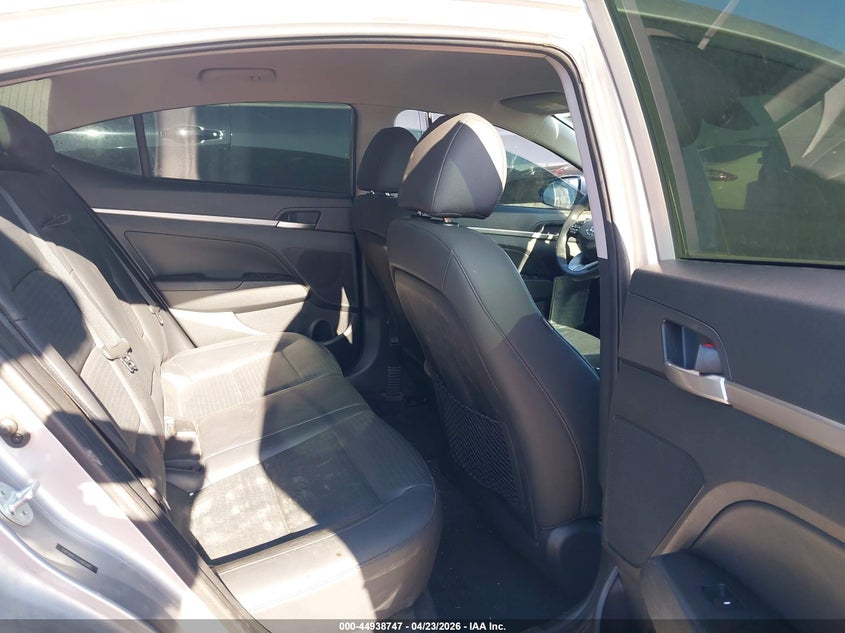 2020 HYUNDAI ELANTRA auction photo 8