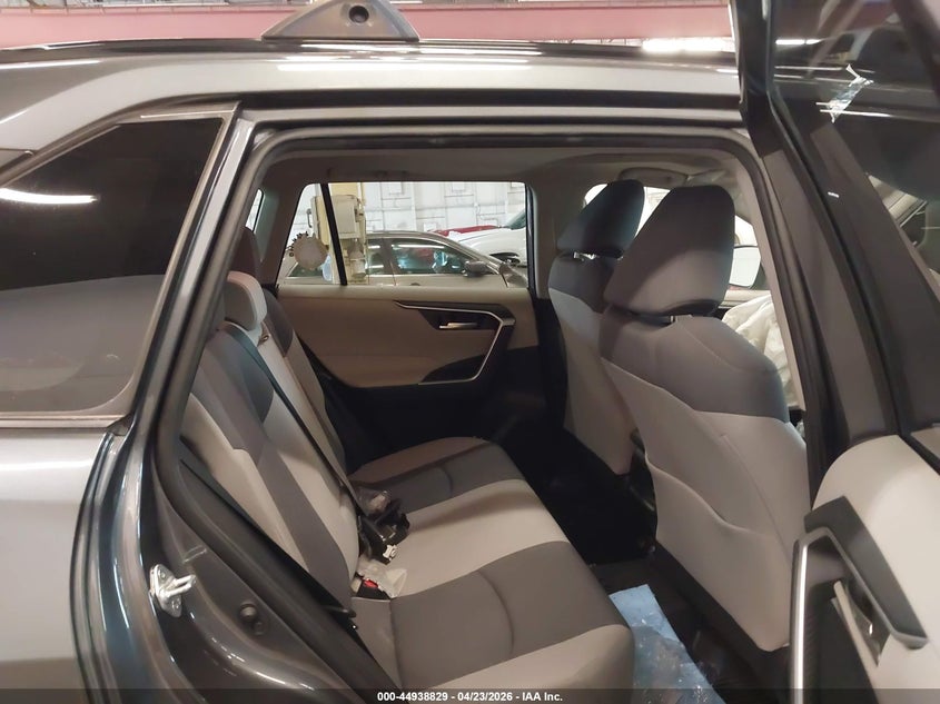 2019 TOYOTA RAV4 auction photo 8