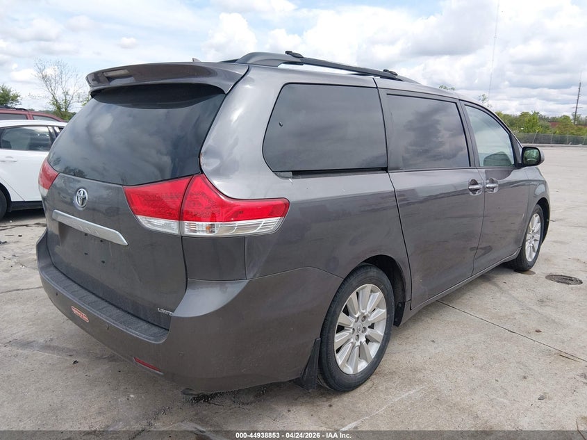 2011 Toyota Sienna Limited V6