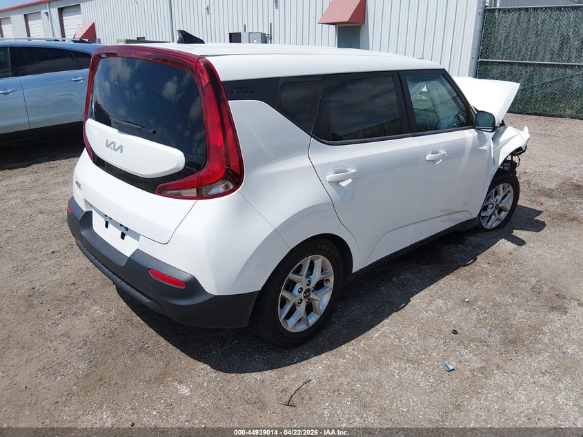 2022 KIA SOUL auction photo 4