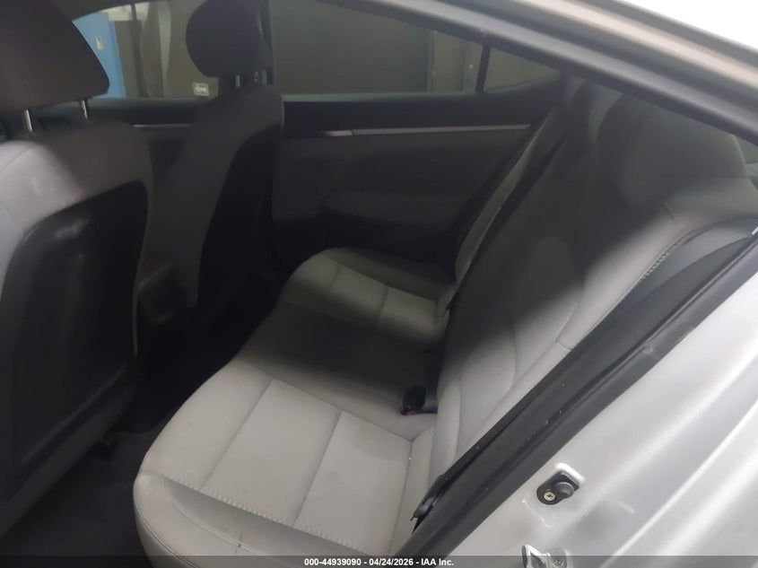 VIN KMHD84LF1KU756011 2019 HYUNDAI ELANTRA SEL