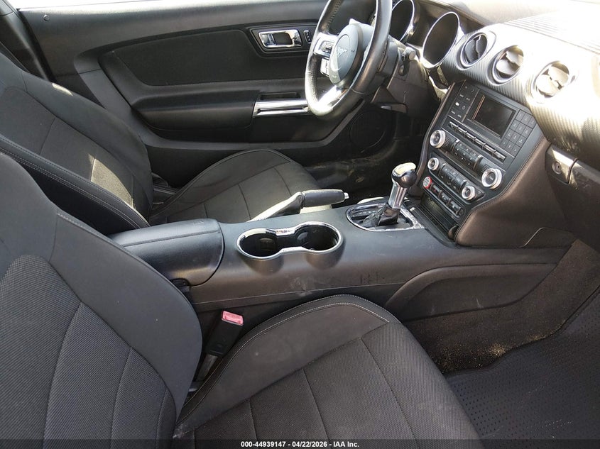 2015 Ford Mustang V6