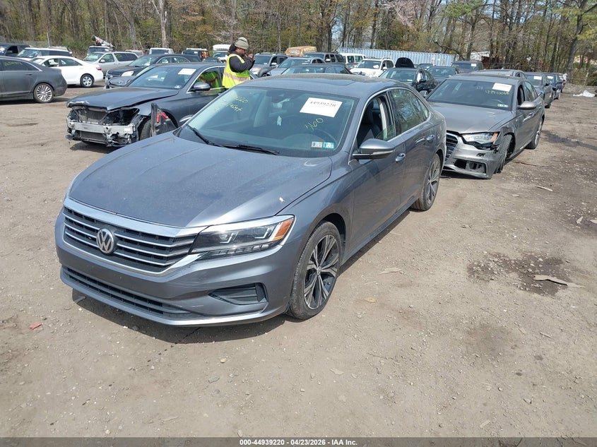 2021 VOLKSWAGEN PASSAT auction photo 2