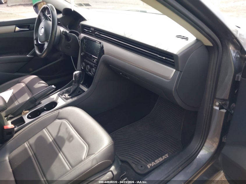2021 VOLKSWAGEN PASSAT auction photo 5