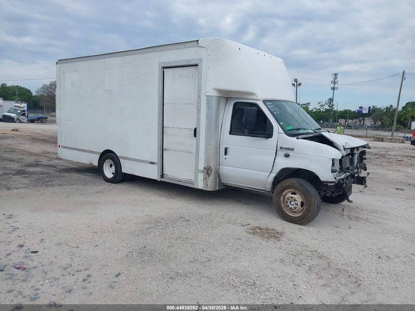 2022 FORD E-450 CUTAWAY