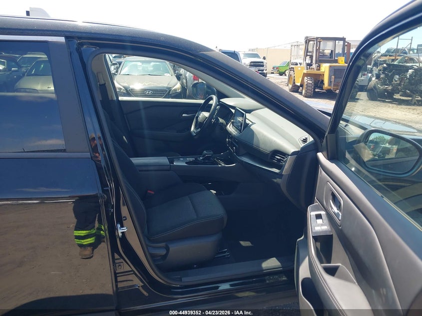 VIN 5N1BT3BA8SC815406 2025 NISSAN ROGUE SV FWD