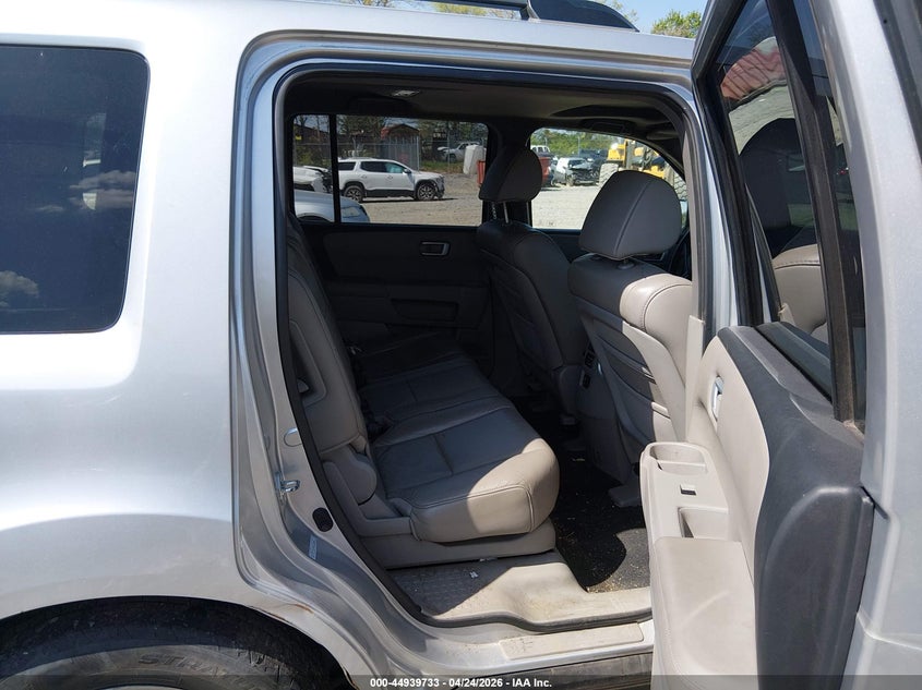 2011 HONDA PILOT auction photo 8