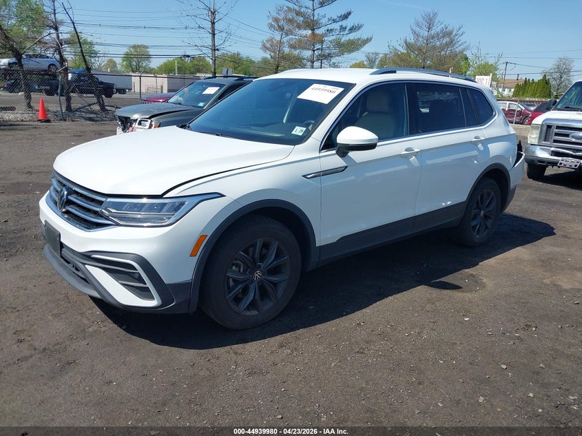2024 VOLKSWAGEN TIGUAN auction photo 2