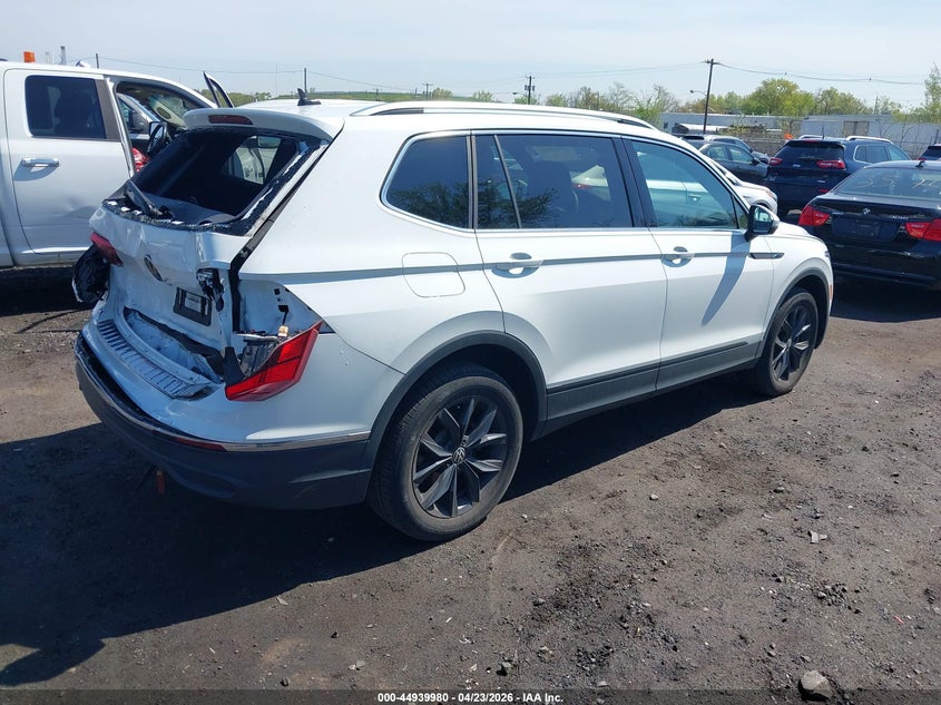 2024 VOLKSWAGEN TIGUAN auction photo 4