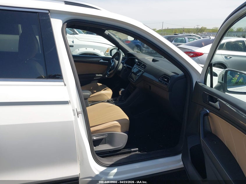 2024 VOLKSWAGEN TIGUAN auction photo 5